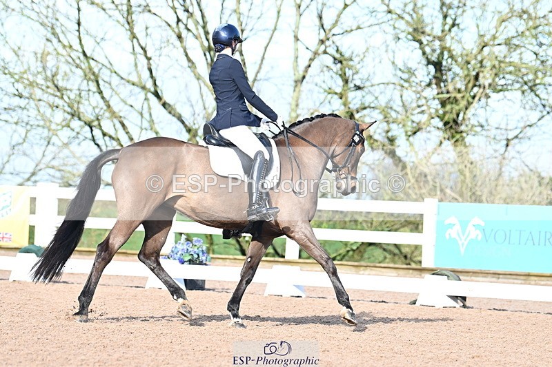 240218A-110200-05769 - 131-Lauren.Burrows-Active.Vogue