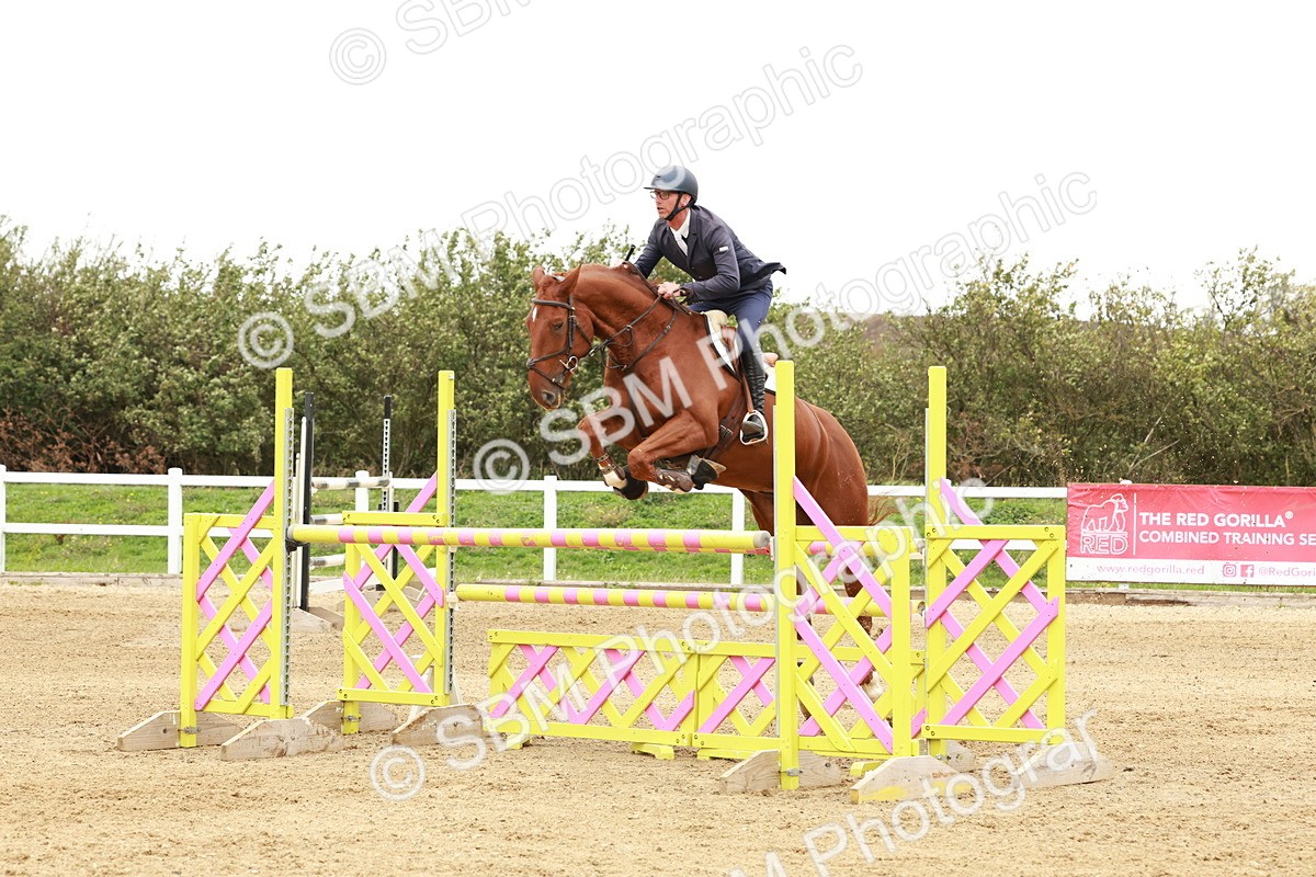 1I0A8083 - Class 5 - Senior Foxhunter 1.20m