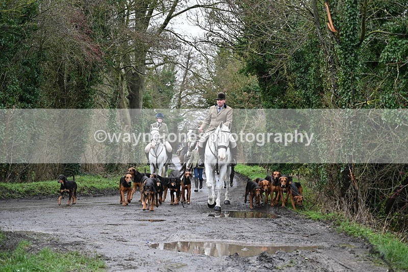 WJ7_9412 - Walk out..