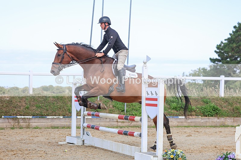 3E7A0530 - Class 4: Senior British Novice/90cm open
