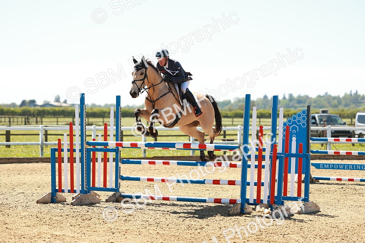SBM_001217 - Class 4 - Senior Newcomers 1.10m