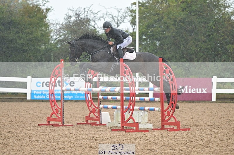 240925A-134800-01004 - Cls 4 Newcomers and 1.10m Open