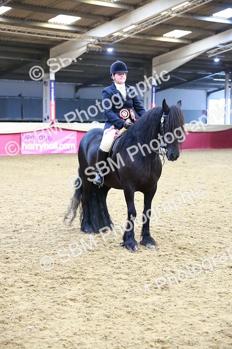 SBM_17915 - Class 952 - M&M Ridden Supreme Final