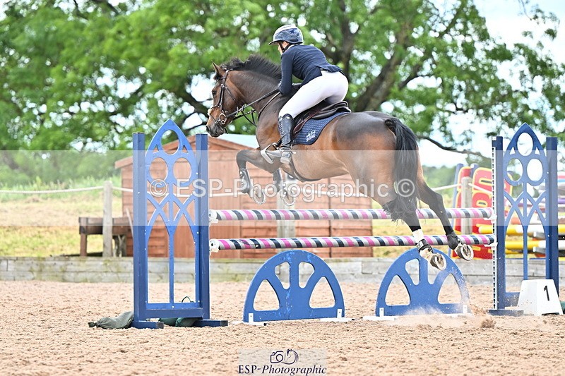 240608A-133851-02620 - Cls 4 Snr Newcomers and 1.10m Open