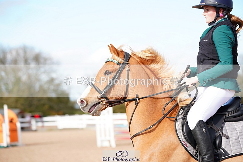 241027A-124128-02726 - SUN Cls 7 Pony Foxhunter and 1.10m Open