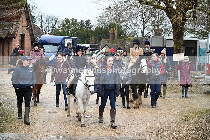 WJ7_9302 - Walk out..