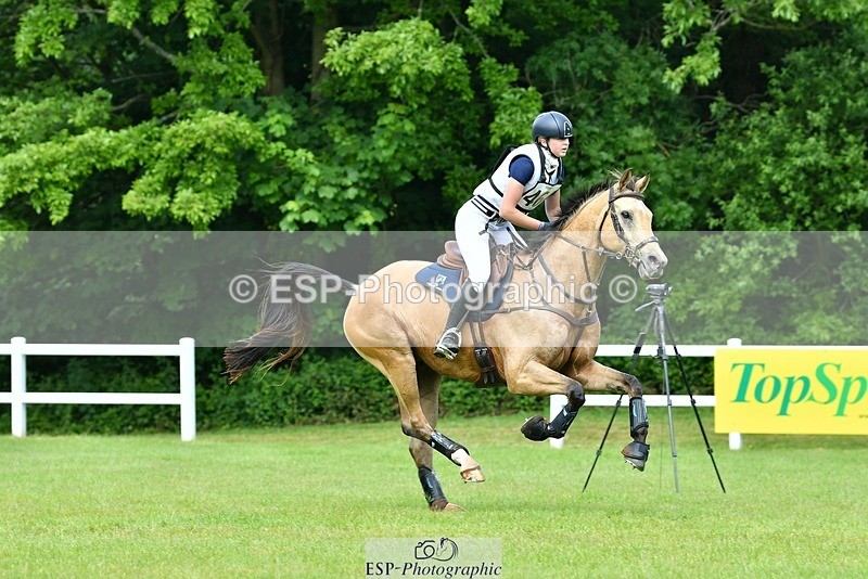 230528-135120-17307 - 464-GRANDE_BY_DESIGN-Emma_Manton-XC