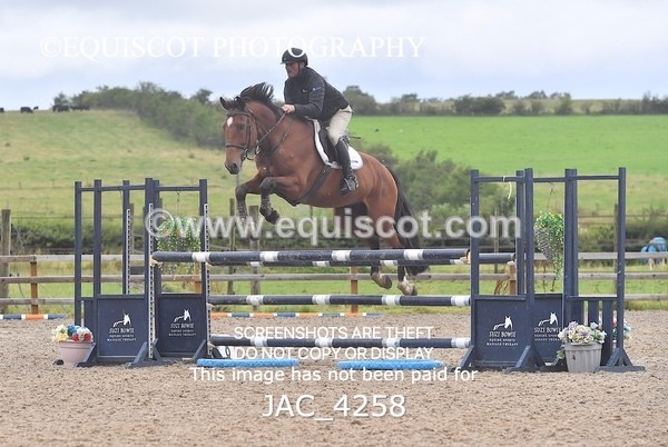 JAC_4258 - CLASS 6 Senior Newcomers/ 1.10m Open