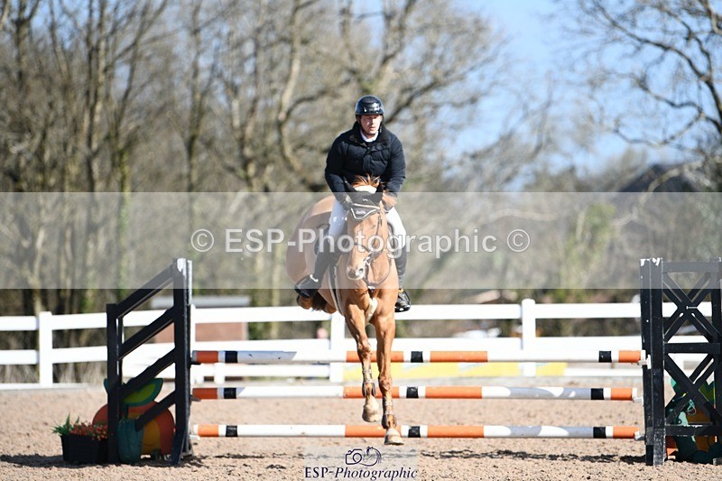 250330-103958-06213 - Cls 32 British Novice and 90cm