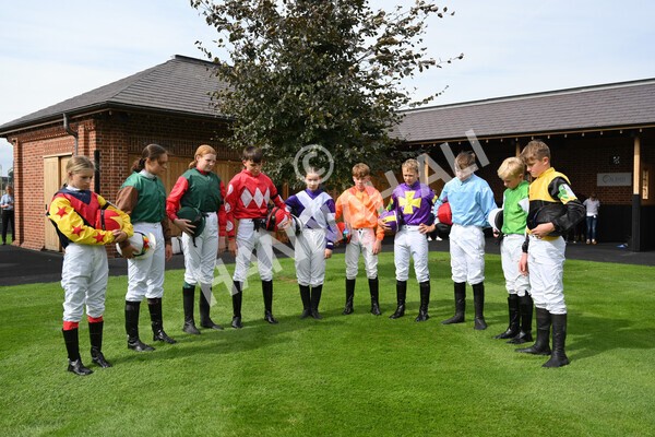 yr04092022p2-3 - 12.50pm. 148cm Open Pony Race