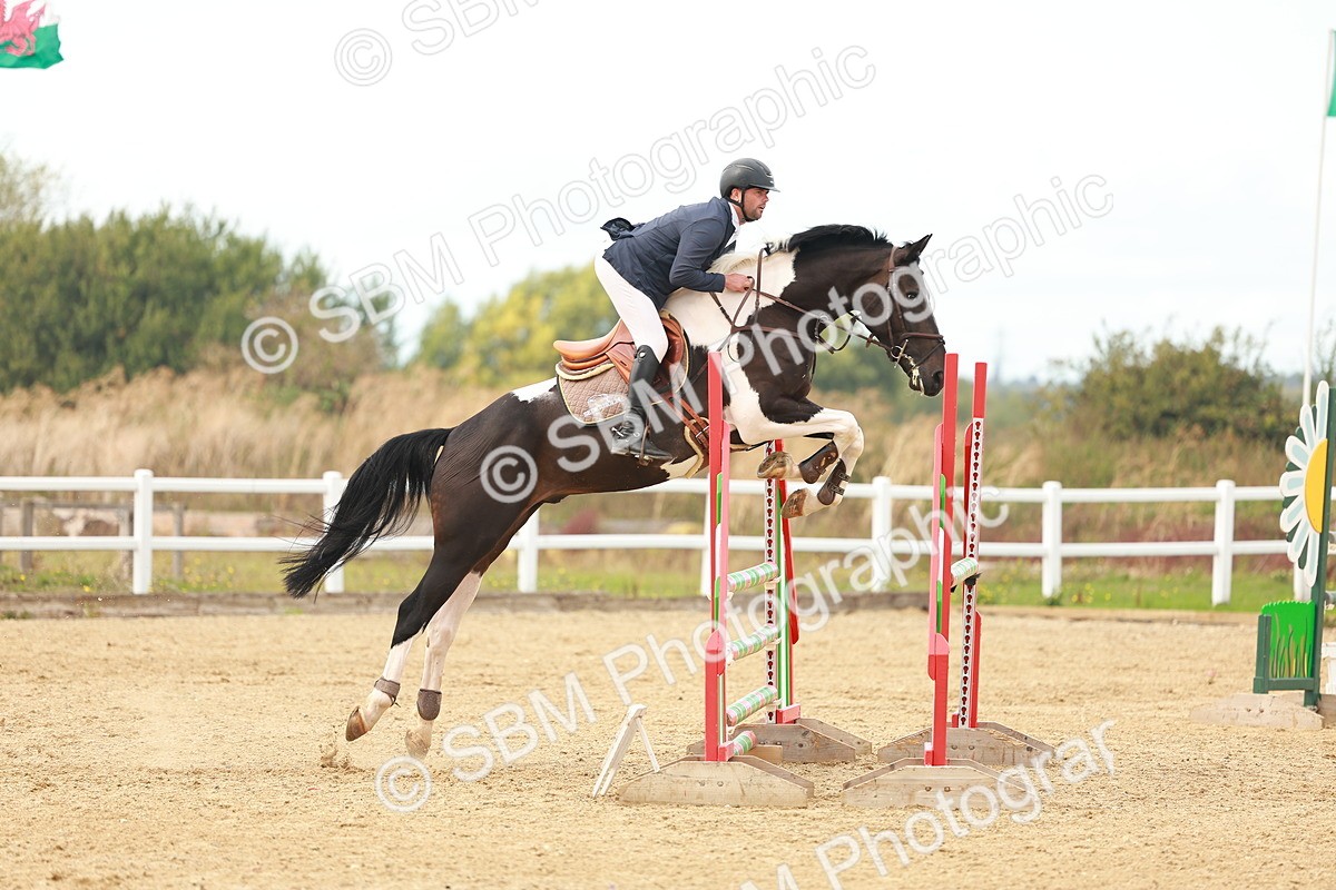 SBM_001630 - Class 4 - Senior Newcomers - 1.10m