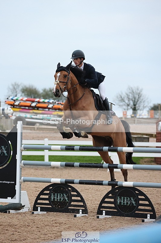 241101A-161620-03259 - FRI Cls 8 National 1.30m