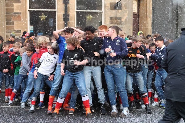 AA076390 - New Years Boys Ba'