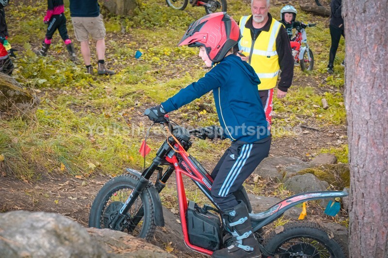 DSCF0223 - Ripon MC Trial 27/09- kids