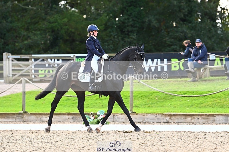 231021-143843-17889 - 342-STORM.IN.DECEMBER-Claire.Fielding-DR