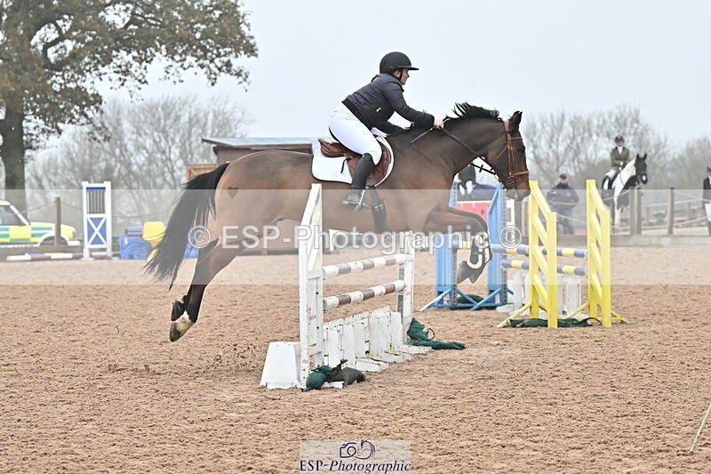 241103A-110013-06835 - SUN Cls 18 British Novice and 90cm Open