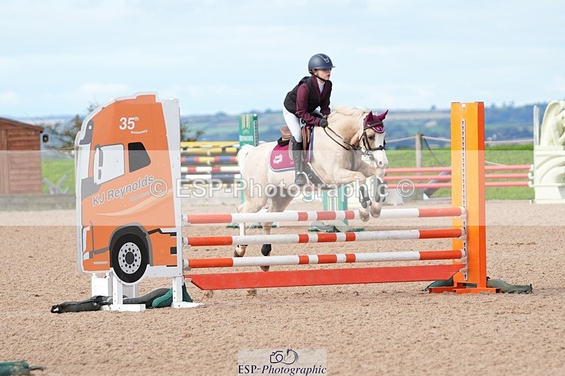 250921-102746-02194 - Cls 4 Pony British Novice and 80cm