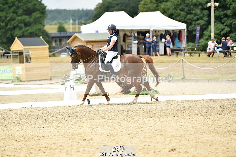 250718A-121433-01386 - 144-Verity.Perry-Vogue