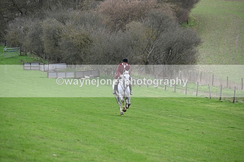 WJ6_9038 - Line Three