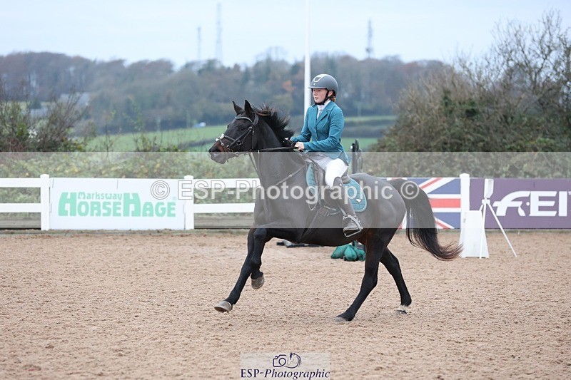 241116X-084048-00142 - Cls 03 Pony Intro 70cm