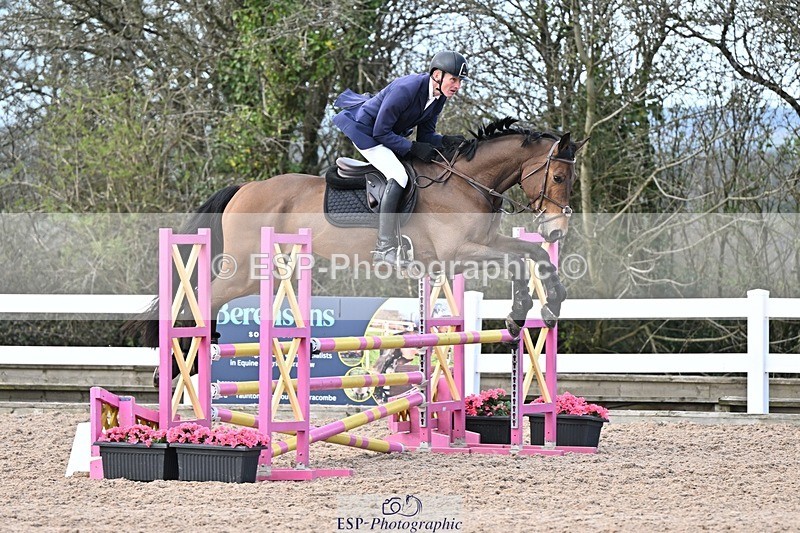 250328-103837-01296 - Cls 8 British Novice and 90cm