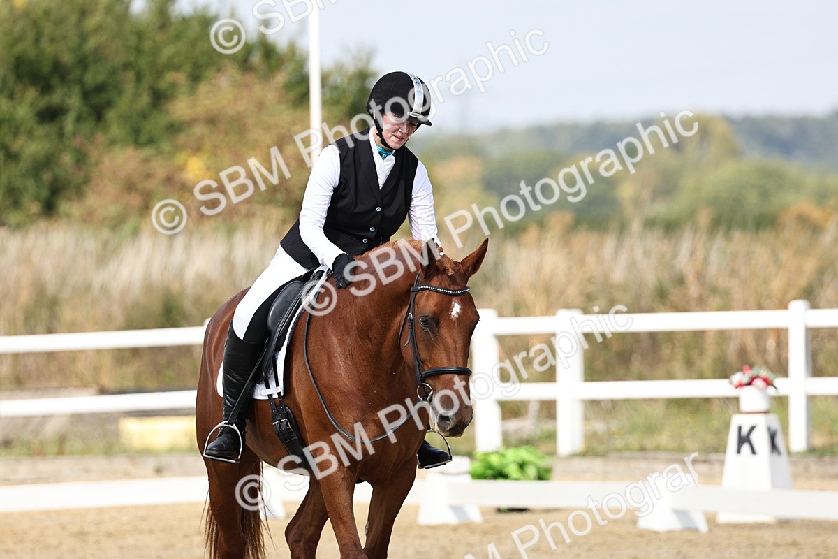 SBM_018391 - Class 16 - Novice 5 - 11.12-12.01