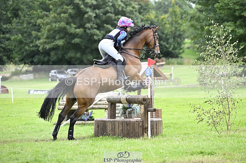 240804-131441-13984 - 464-Tichy_Sanders-SPARHANGER_VELVET