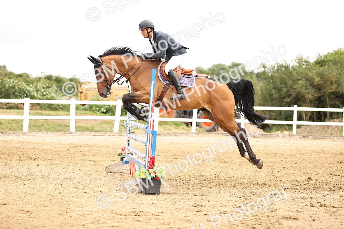 SBM_003337 - Class 21 - Senior Newcomers - 1.10m