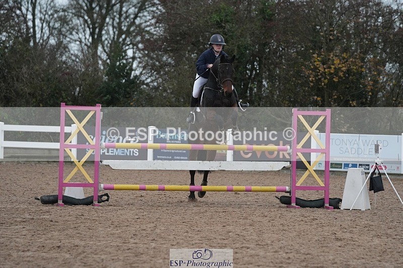 251109-120216-03708 - Cls 20 Newcomers and 1.10m Open