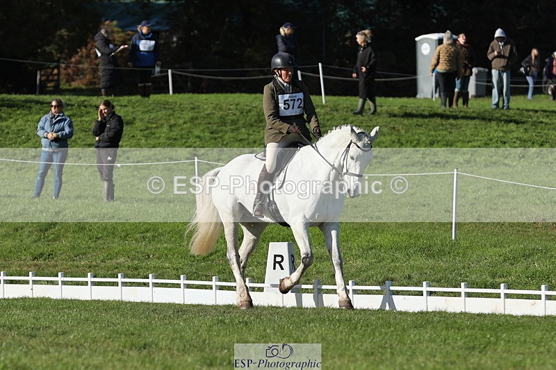 251024A-143858-14250 - G-572-Laura.Pitman With Trot Up