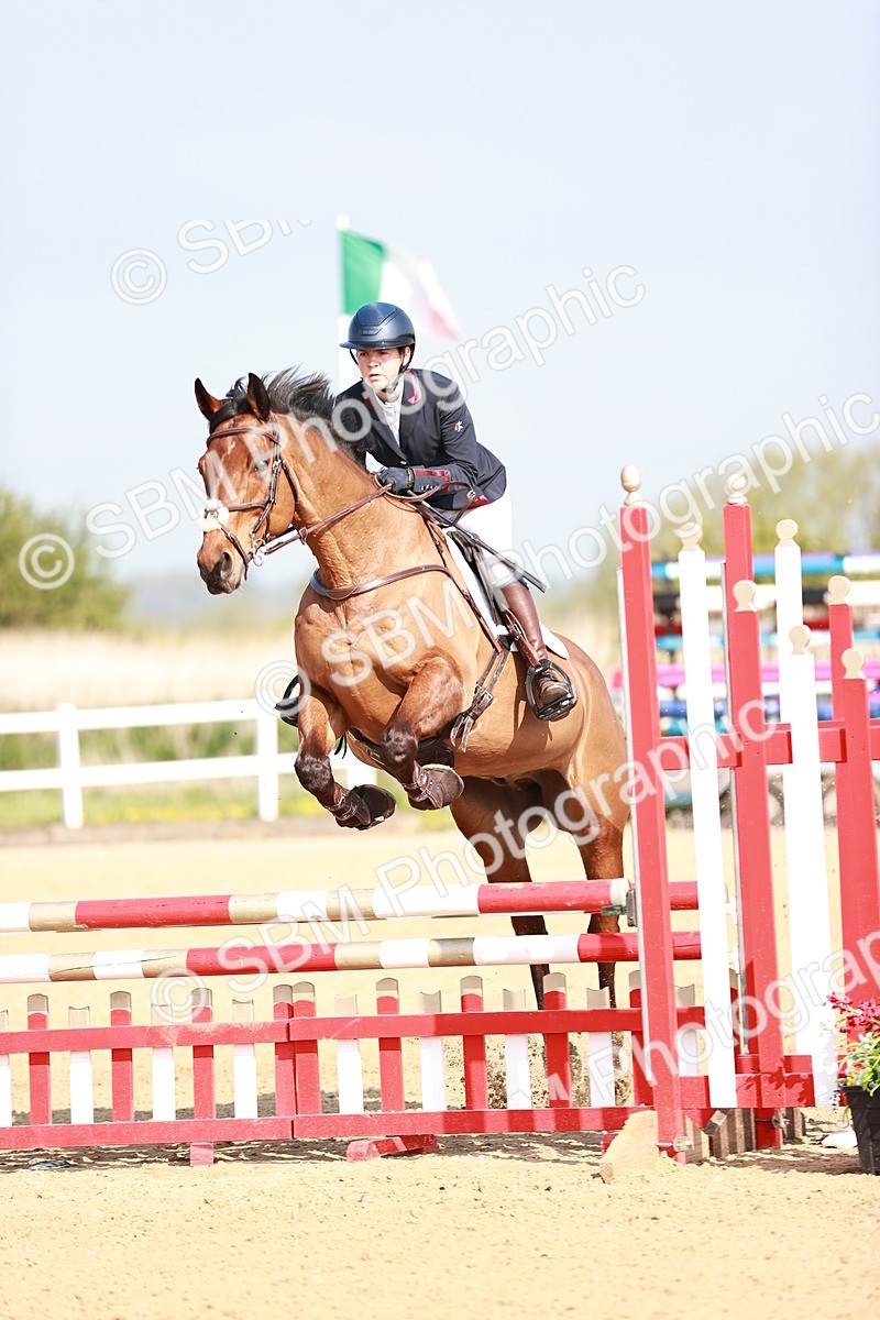  - Class 21 - Senior British Novice - 90cm