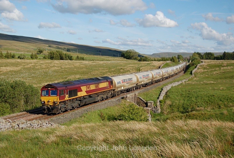 9.6.11 66112 6S00 Clitheroe - Mossend, Ais Gill - Ais Gill (road bridge northbound)