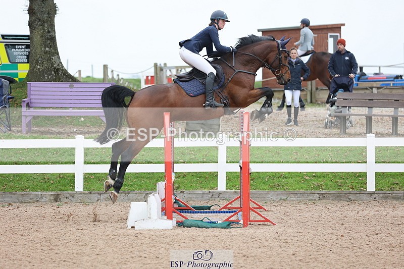 241101A-125852-01900 - FRI Cls 6 Foxhunter and 1.20m Open
