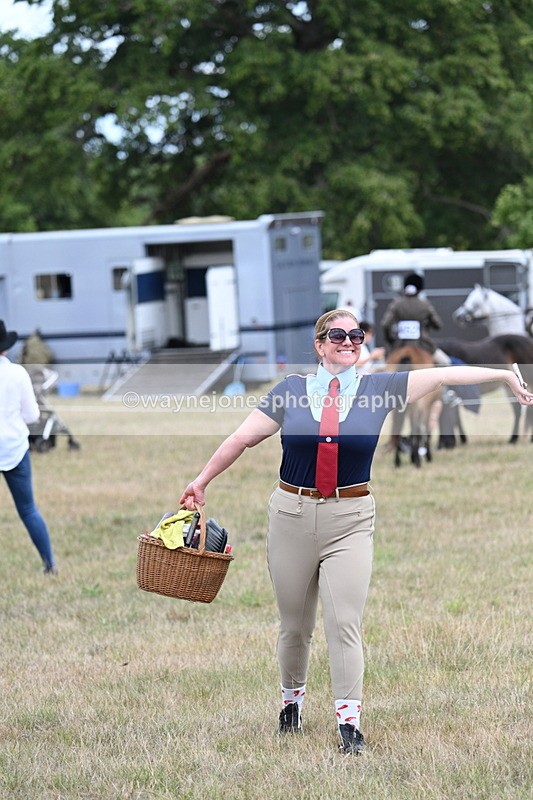 WJ7_4607 - Class 12 Ridden Cob