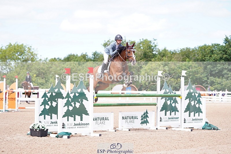 240721A-140510-18615 - Cls 32, YH 6 Yr Olds 1.30m