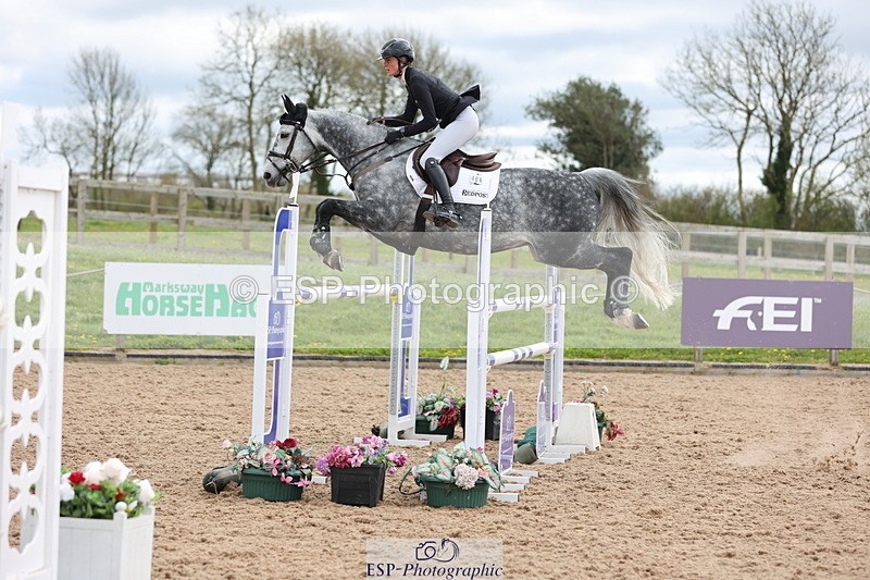 240419A-122127-07178 - Cls 6, 2 Star Medium Tour 1.35m