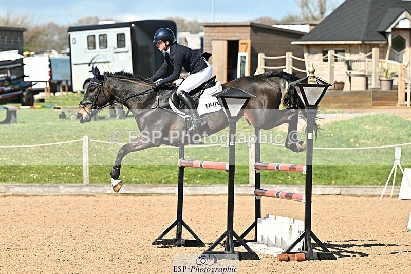 250416-154731-01827 - Cls 6 Foxhunter and 1.20m
