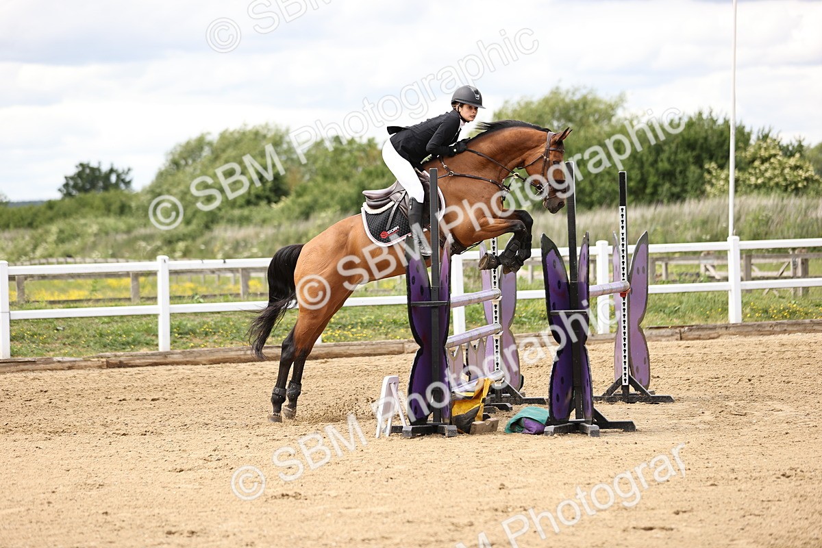 SBM_003224 - Class 11 - Senior Newcomers - 1.10m