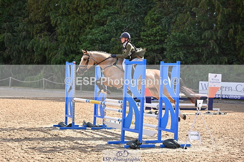 250802A-095359-00292 - A-008-Sophia.Vestey-BURDAL.DUKE