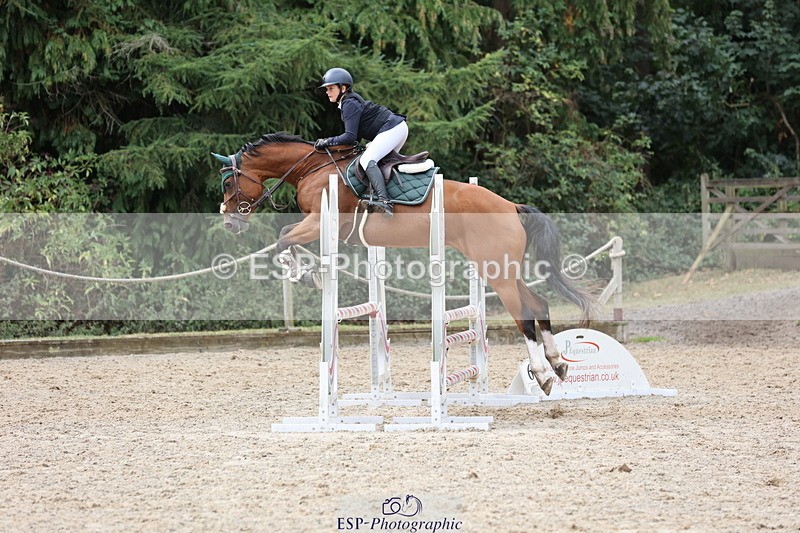 250829A-113729-01423 - Cls 7 British Novice and 90cm