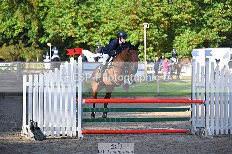 241027-101048-16255 - 376-Rachael.Hardman-WHIPPLETREE.HAILEYS.COMET