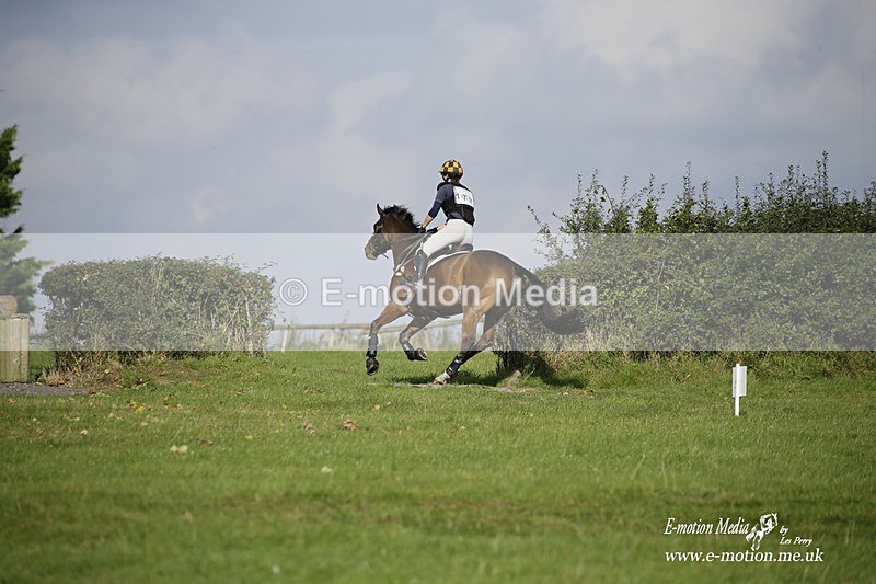  WWHT 171021 3202 - Intermediate (0.90m)  17/10/21