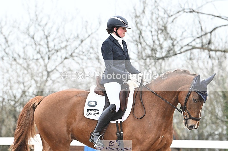 250215-113037-03200 - 257-Beth.Bainbridge-NEWTON.GLOVETROTTER