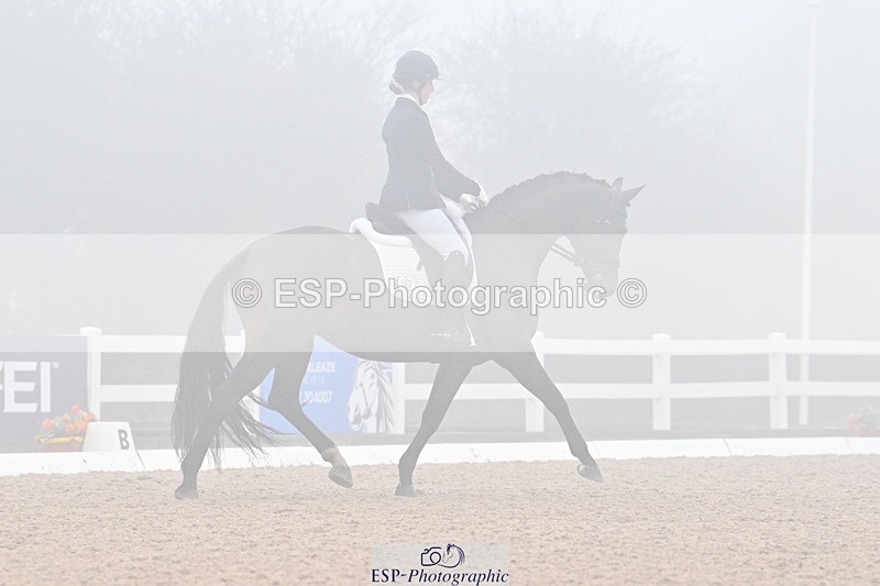 240217A-142648-03432 - 163-Anna.Johannson-Diamond.Bar