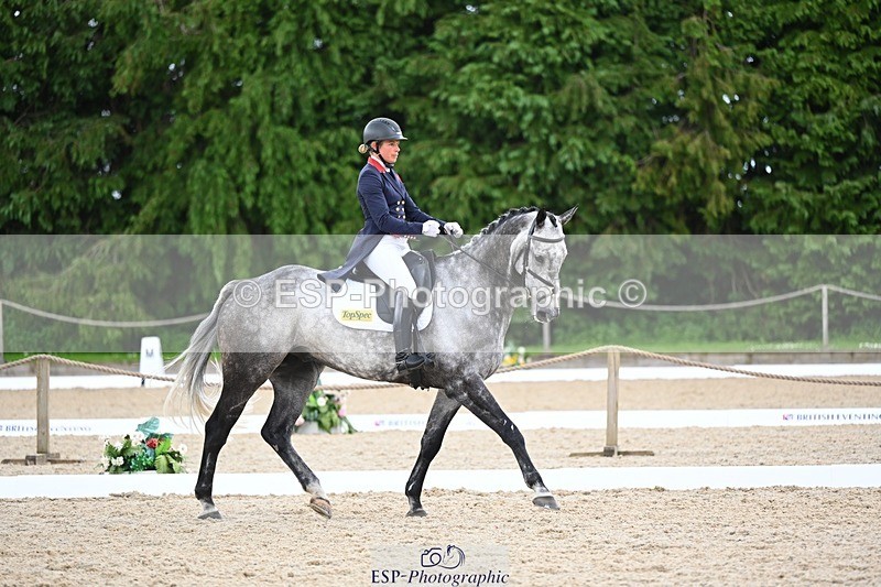 240524-141145-10156 - 529-SBH_BIG_WALL-Izzy_Taylor