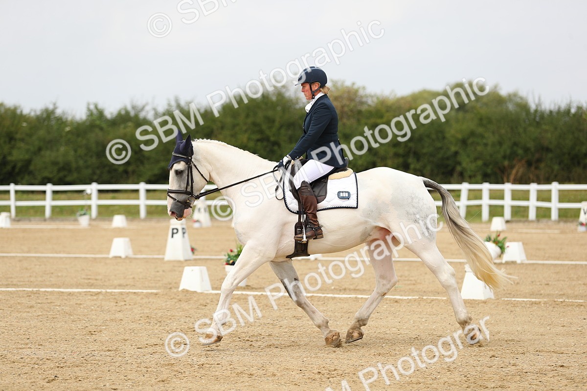 SBM_017624 - Class 13 - Novice 23 - 14.27-15.16