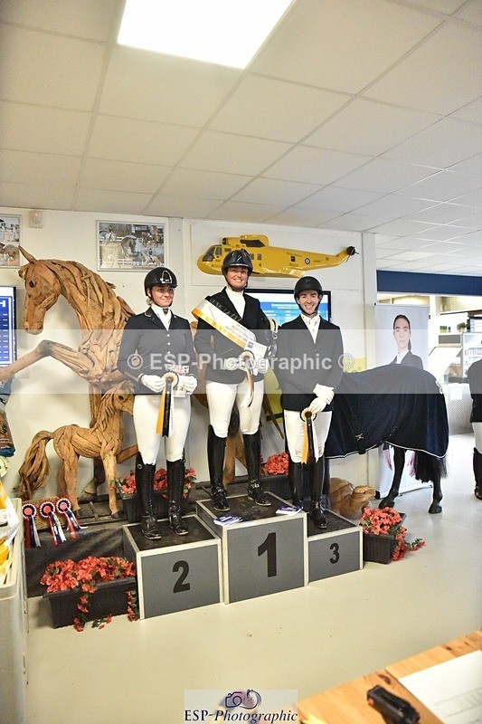 250214-153440-02580 - Advanced Medium Silver Presentations