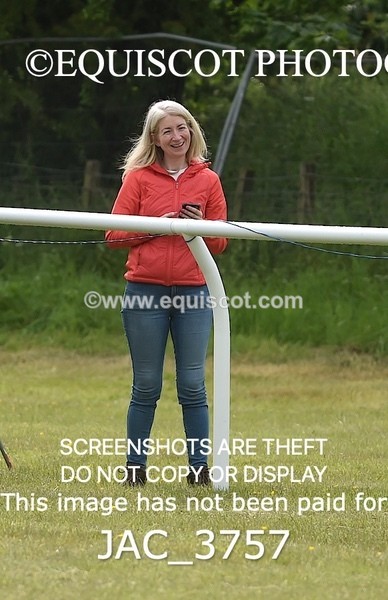 JAC_3757 - 75CM WORKING HUNTER