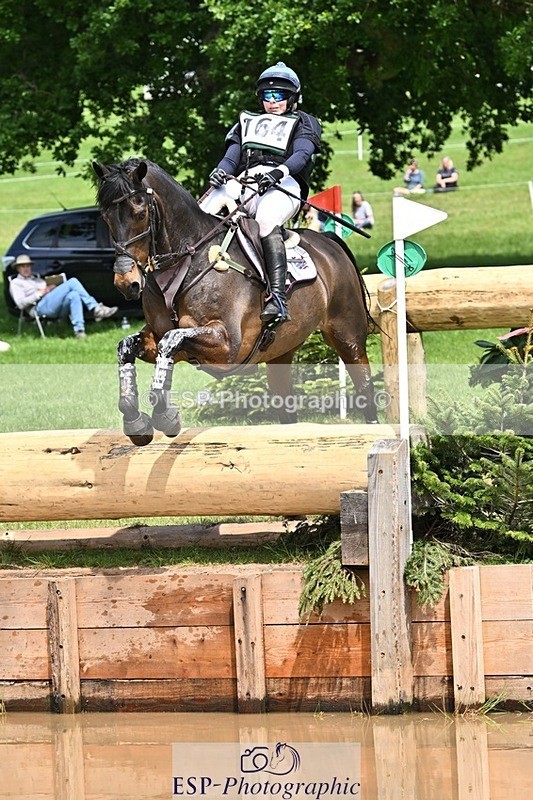 240525-141211-14744 - 164-MOONLIT_SWAYZE-Daisy_Bathe