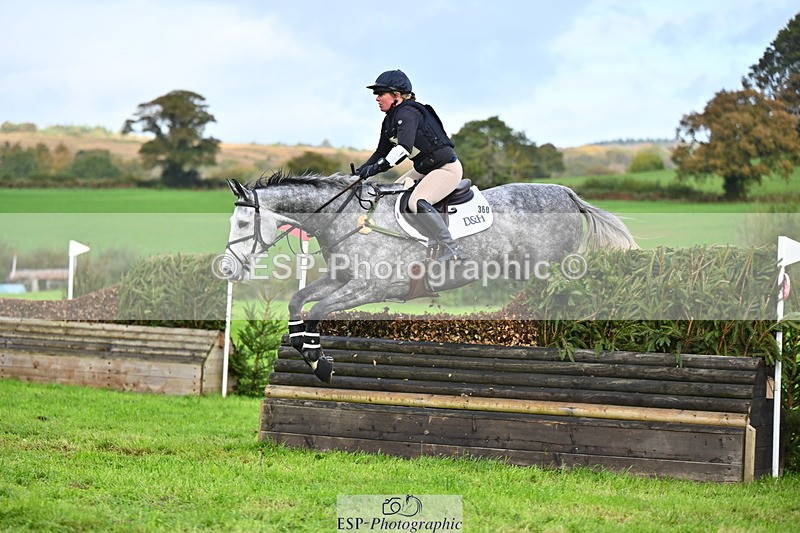 251025A-104855-16881 - D-360-Hannah.Norvill